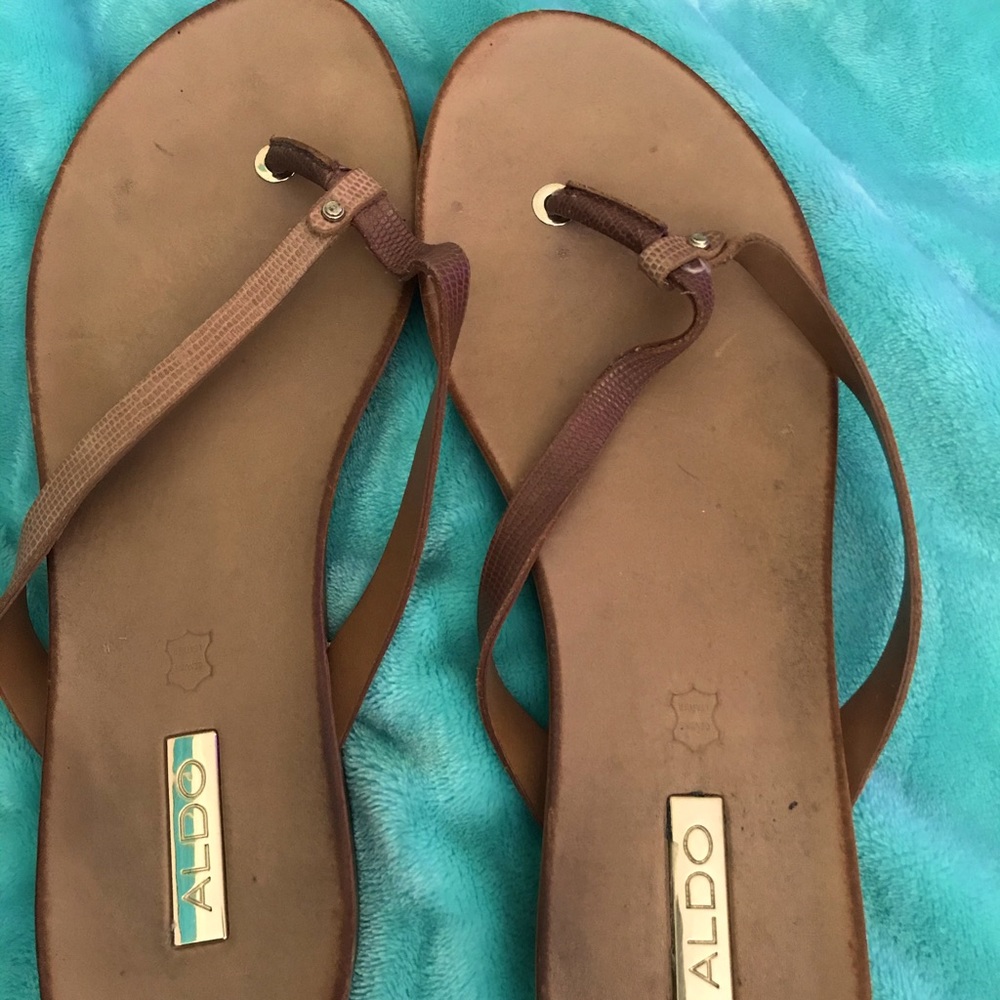 Aldo tan/brown leather flip flops